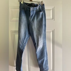 Nine West jeans 8/29. Lightly worn